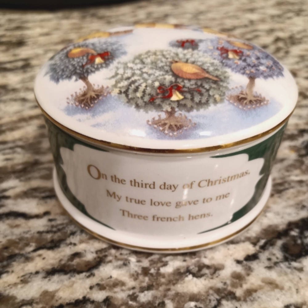 Vintage Wedgewood Twelve Days of Christmas French Hens Jewelry Box